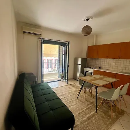 Petite Palais 41 * Patras